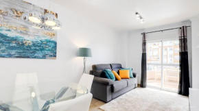 Cozy apartment overlooking Estepona's marina!